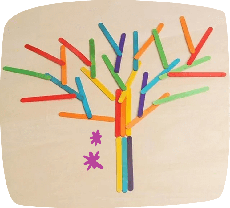 albero disegnato con bastoncini del gelato colorati