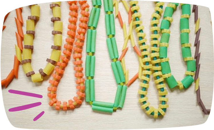 collane con la pasta secca colorata